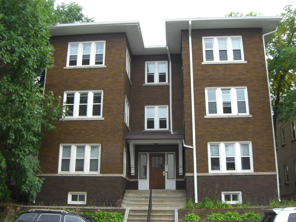 1709 Lagoon Ave Minneapolis Mn 55408 Apartments Minneapolis Mn Apartments Com