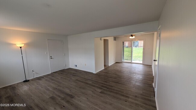 Foto del edificio - 226 Sawmill Rd