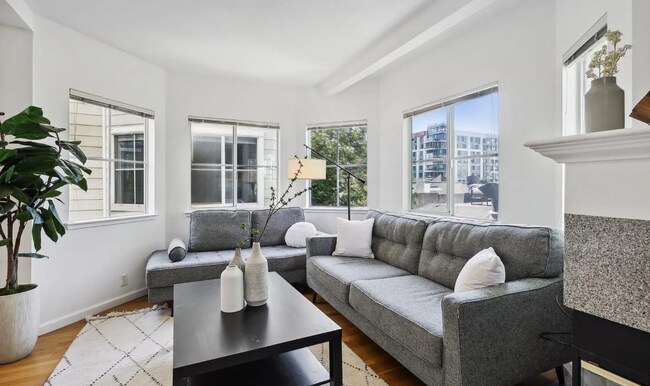 Foto del edificio - 28 Jennifer Pl