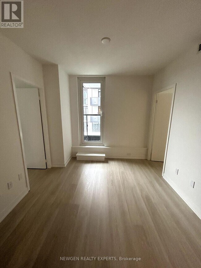 Photo du bâtiment - 500-500 Wilson Ave