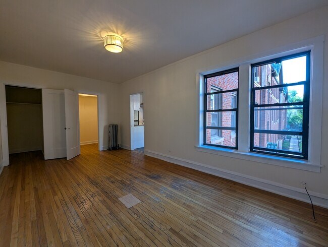 Building Photo - 3306 W Schubert Ave
