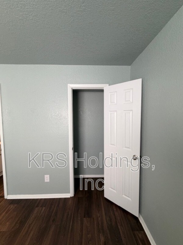 Foto del edificio - 4317 Newsome Dr