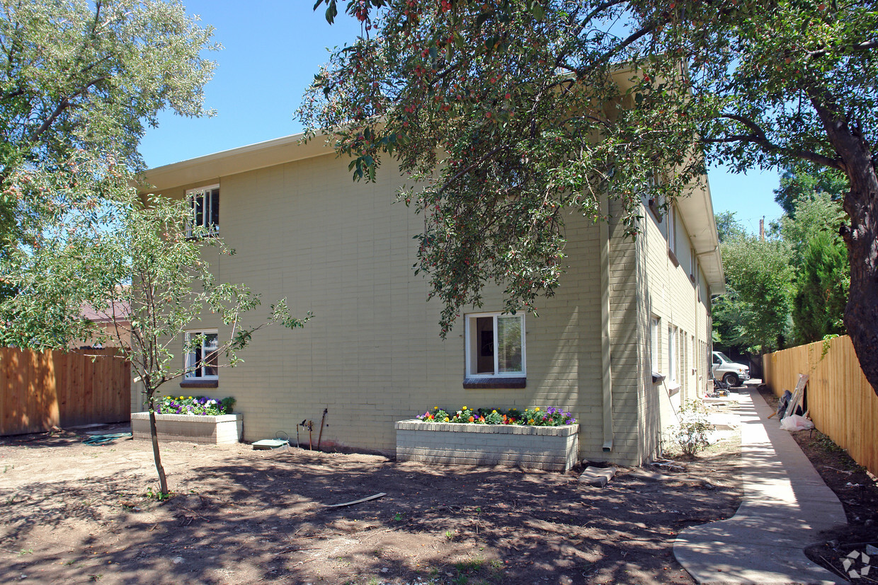 Building Photo - 3772 Perry St