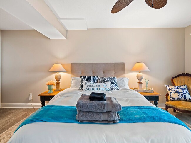 Foto del edificio - 6209 Oakwood Beach Dr