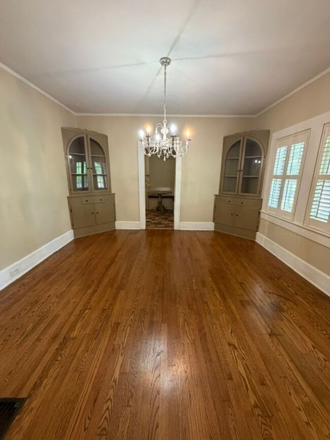 Building Photo - Beautiful and Spacious Home in Historic Bellwood in Downtown Northport