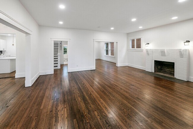 Foto del edificio - 104 E Glenwood Ave