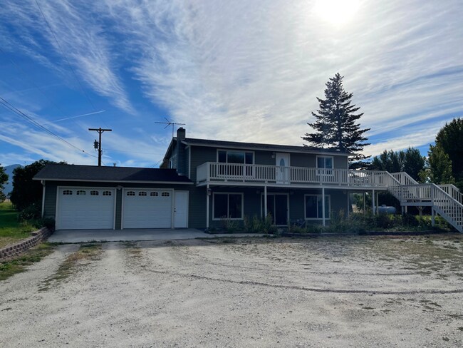 Building Photo - 515 Honey Bee Ln