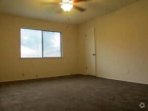 Building Photo - 6413 Green Valley Dr
