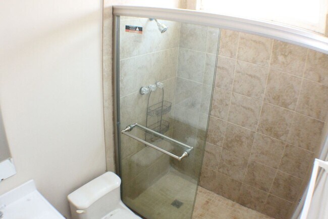 Building Photo - 3356 Valencia Hill Dr