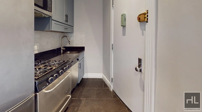 Building Photo - Elizabeth Street