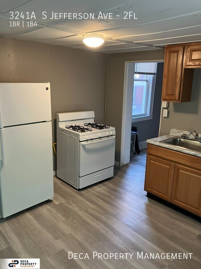 Building Photo - 1 Bedroom Apartment