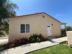 Building Photo - 18691 Oak Park Dr
