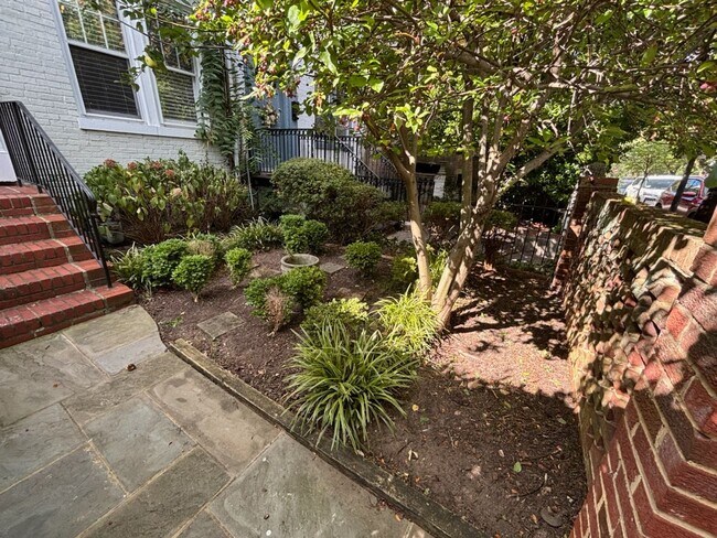 Foto del edificio - Georgetown Row Home For Rent!