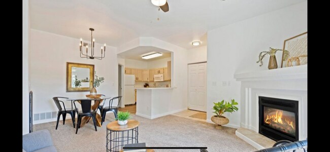 Foto del edificio - 4545 Wheaton Dr