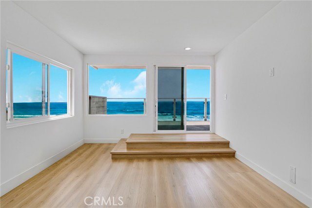 Building Photo - 3600 The Strand