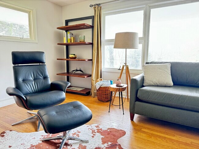 Foto del edificio - 407 Churchill Ln
