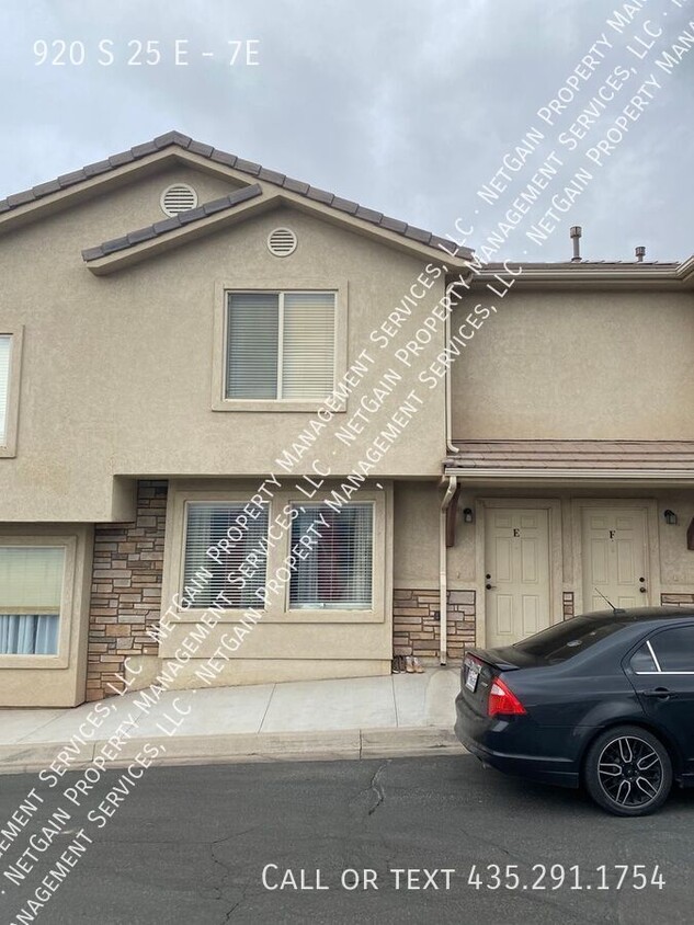 Foto principal - 3 Bedroom Trailside Townhome