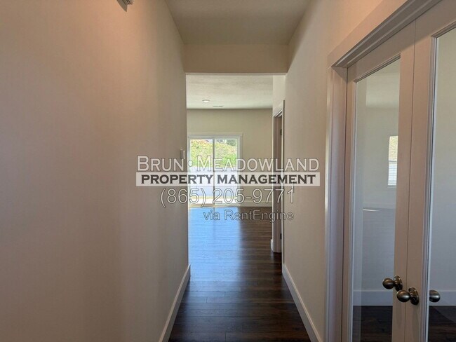 Building Photo - 2424 Limelight Ln