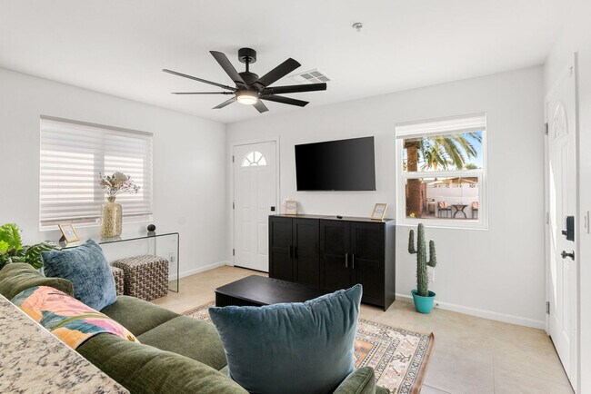 Foto del edificio - 8259 E Mulberry Ln