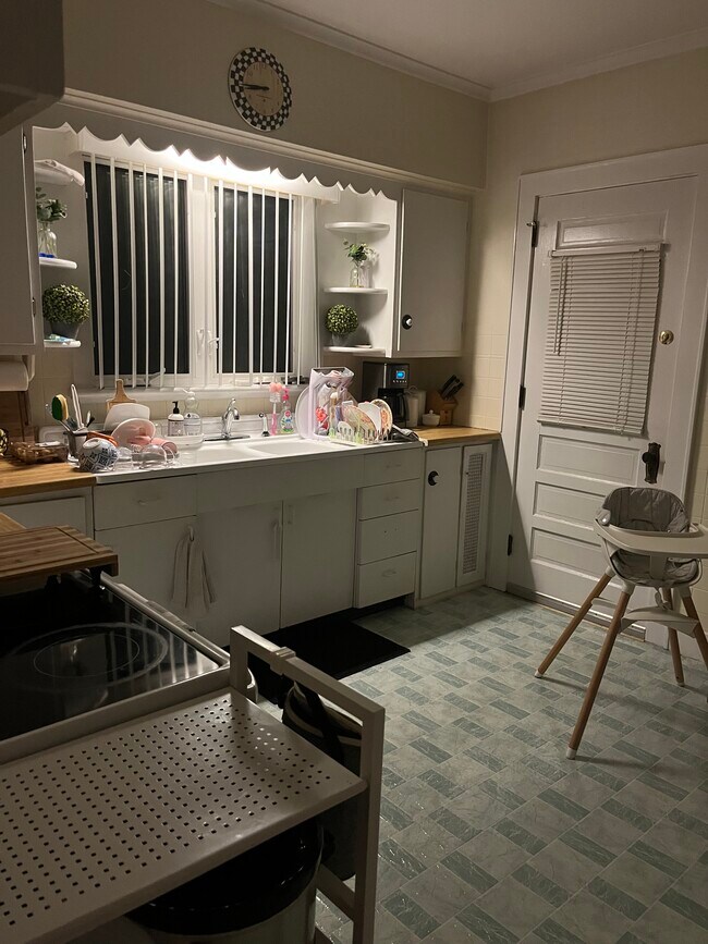 Foto del edificio - 1615 Quincy Ave