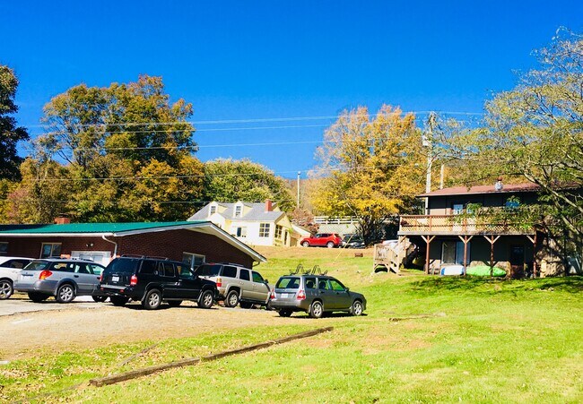 Foto del edificio - 2762 US Highway 421 N