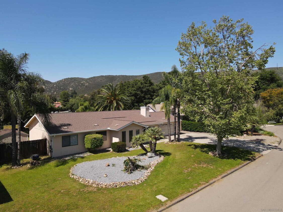 Foto principal - 16328 Bassett Ct