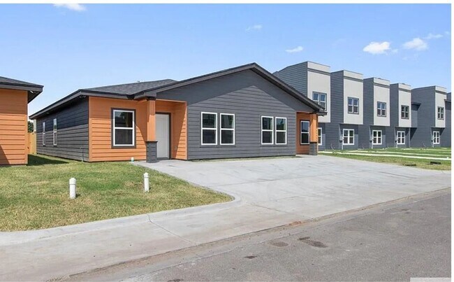 Building Photo - Brand New: 3 Bedroom Duplex in brownsville