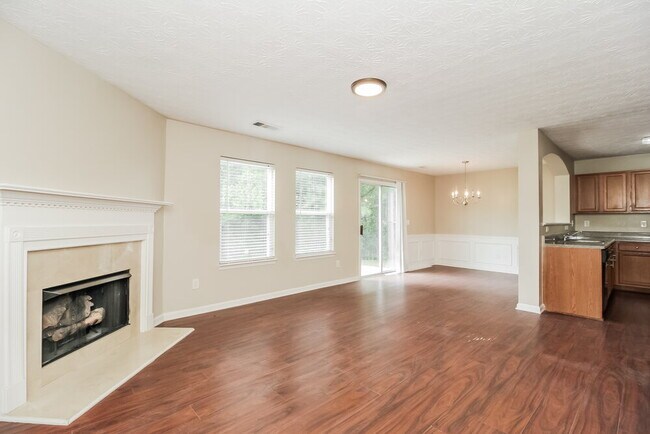 Foto del edificio - 9494 Lakeview Rd