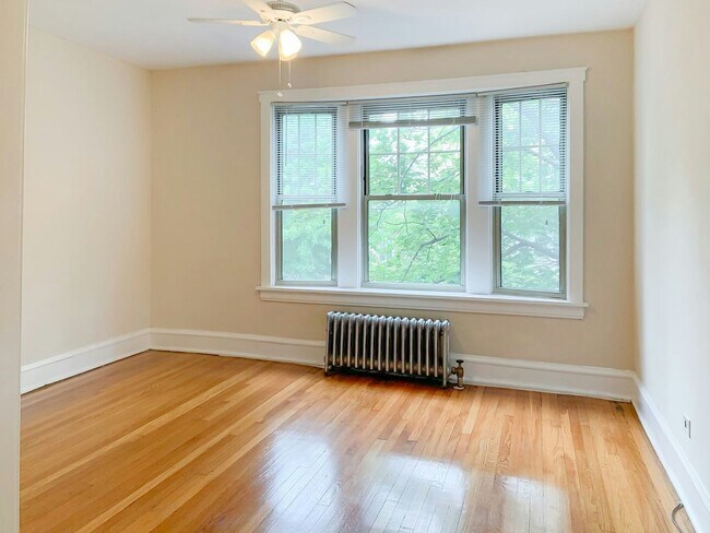 Foto del edificio - 1607-2 West Berteau Avenue, Chicago, IL 60...