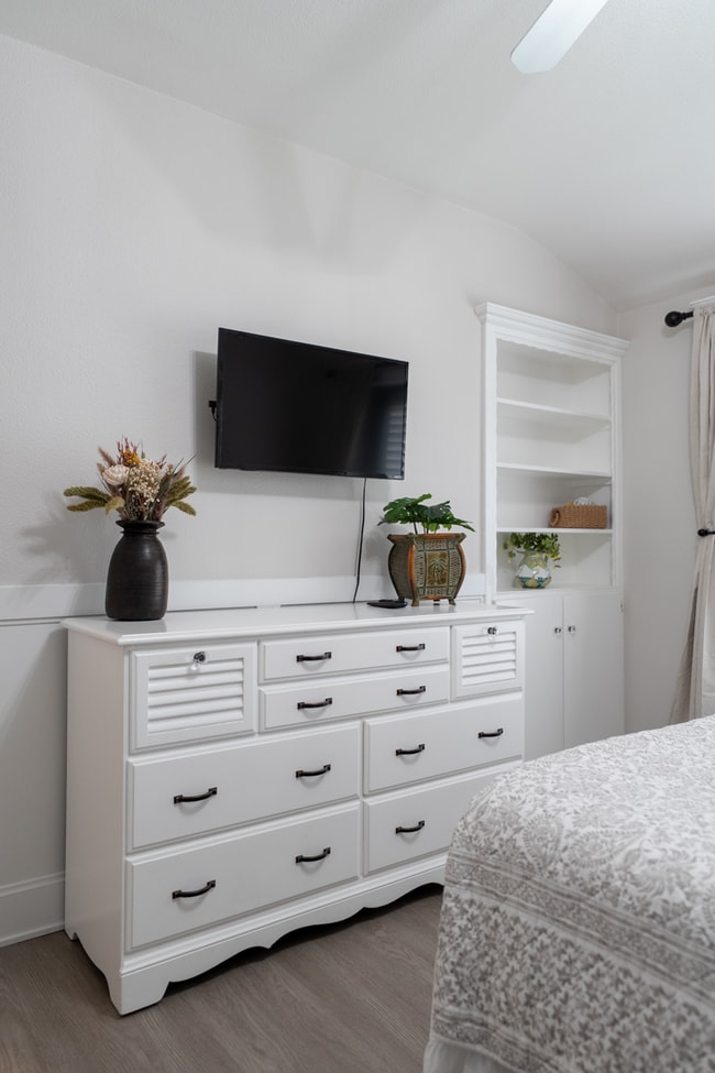 Foto del edificio - 10838 Newcomb Ave