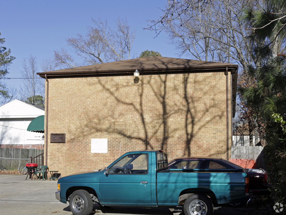 Building Photo - 517 21st St