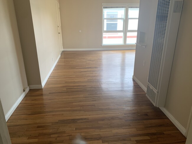Dining Room - 11960 W Magnolia Blvd