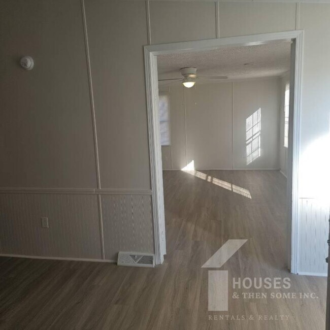 Building Photo - 214 Double Bridge Rd