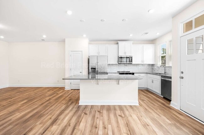 Foto del edificio - 1528 Cedar Tree Dr