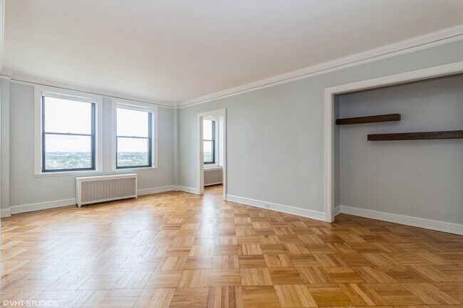 Foto del edificio - 2000 N Lincoln Park W