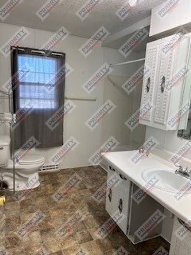 Building Photo - COZY House For Rent In Moorcroft