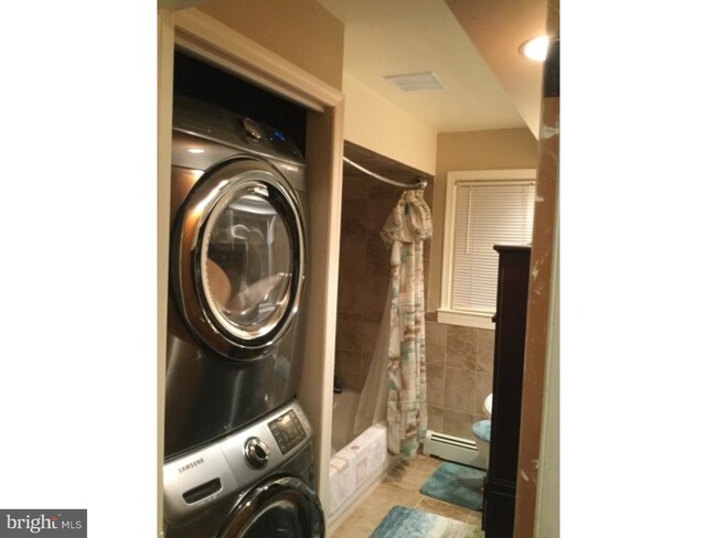 Foto del edificio - 215 Field Ave