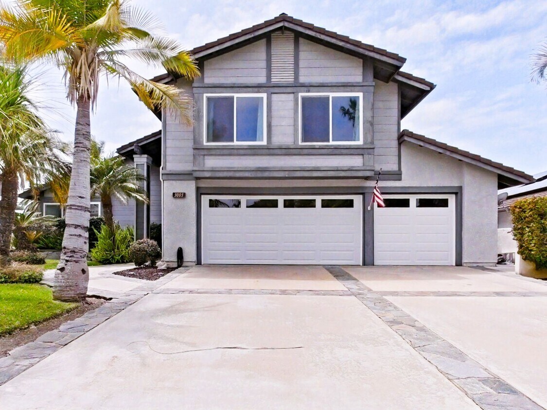 Primary Photo - Spectacular 4 bedroom family home with oce...