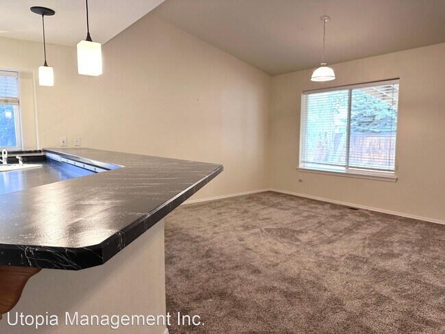 Building Photo - 3 br, 2 bath House - 2021 NW Nickernut Court
