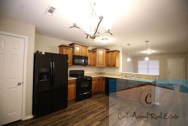 Building Photo - Beautiful 3 bed / 2 bath home with fenced back yard - Nettleton!!