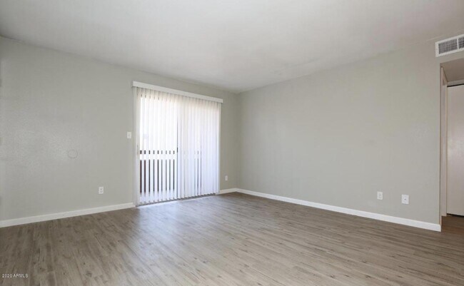 Foto del edificio - 2625 E Indian School Rd