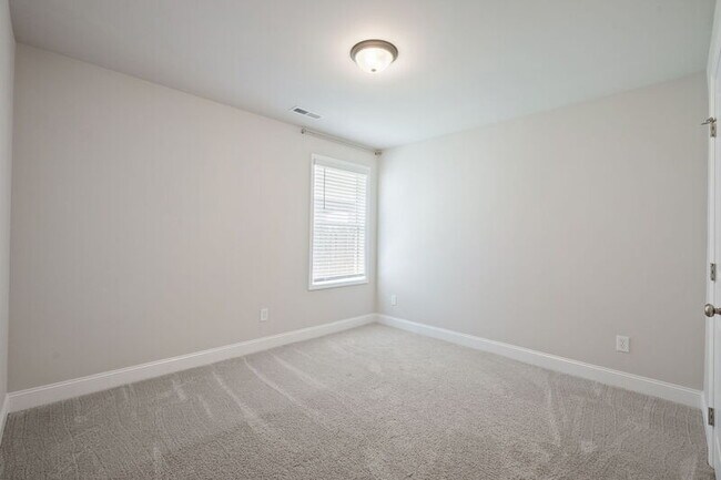 Foto del edificio - 236 Cherry Laurel Dr