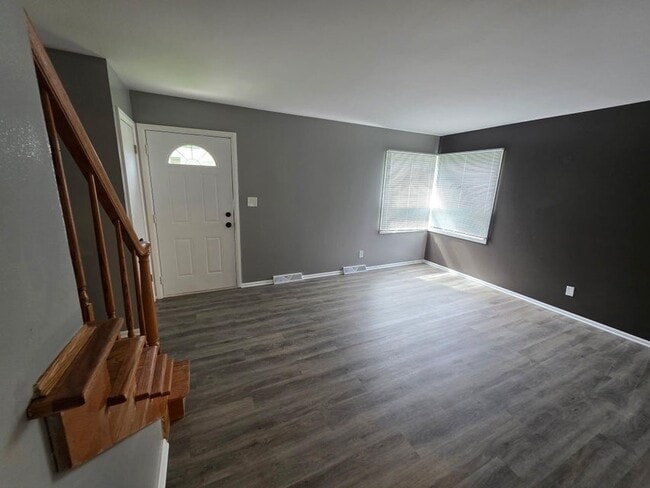 Building Photo - 8594 W Villard Ave