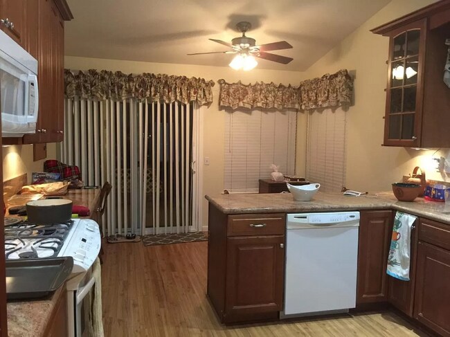 Foto del edificio - 10665 Cherry Hills Dr