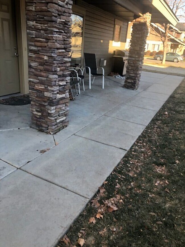 Building Photo - 9965 W Rosecroft Ct