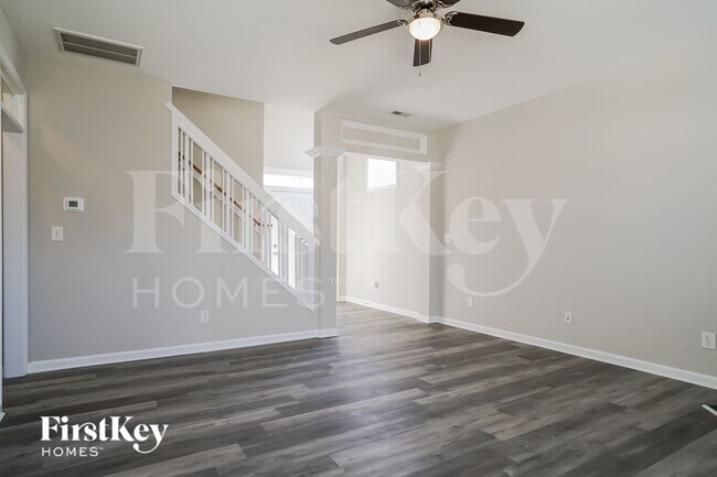 Foto del edificio - 8163 Willowglen Dr