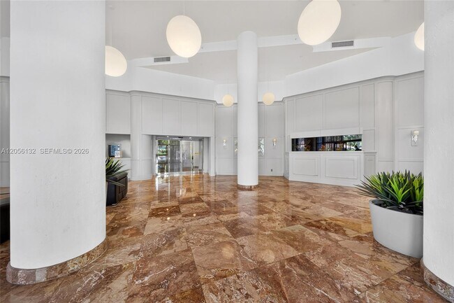 Building Photo - 3600 Mystic Pointe Dr
