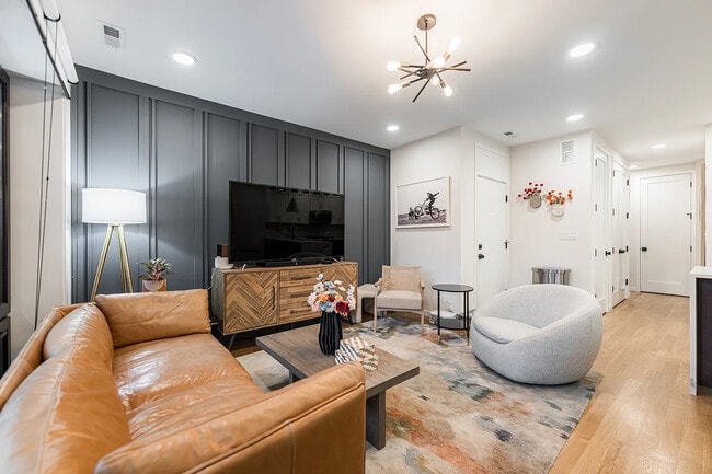 Foto del edificio - 1703 W Chicago Ave