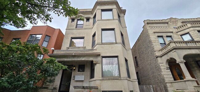 Foto del edificio - 3108 W Logan Blvd