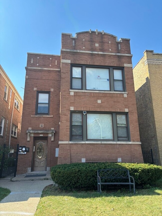 Building Photo - 2824 N Kolmar Ave
